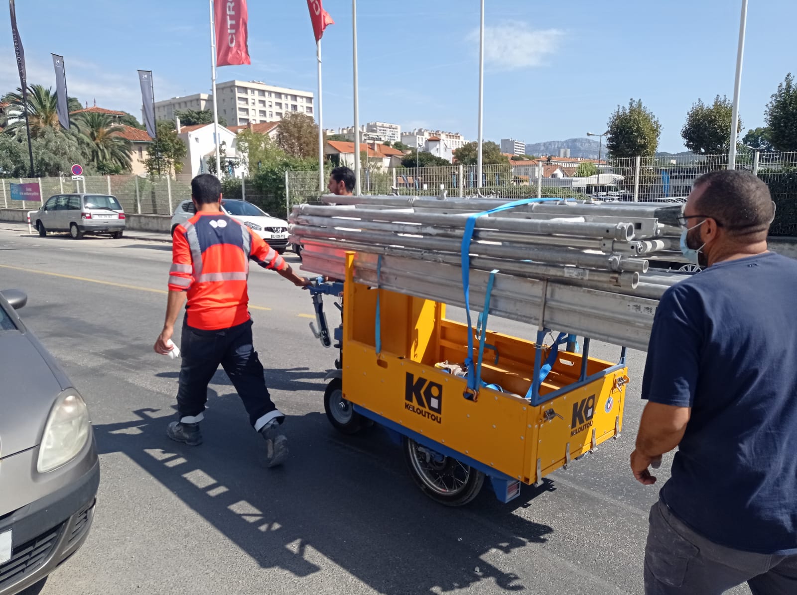 Une K-ryole Pick Up utilisée par Kiloutou pour la livraison